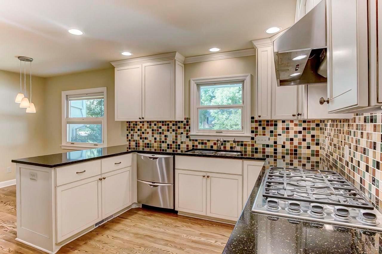 2397 Lytham Road Columbus, OH 43220 - Photo 7 of 41