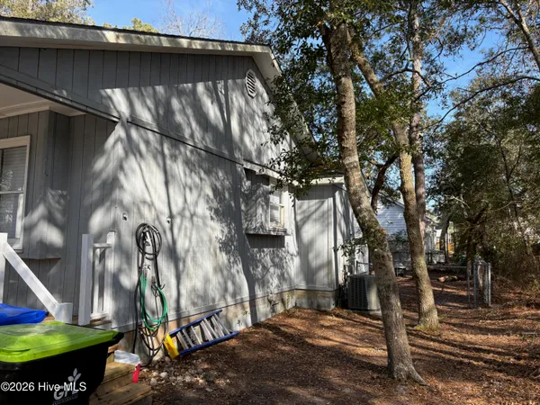 $385,000 | 114 Northwest 23rd Street, Oak Island, NC 28465