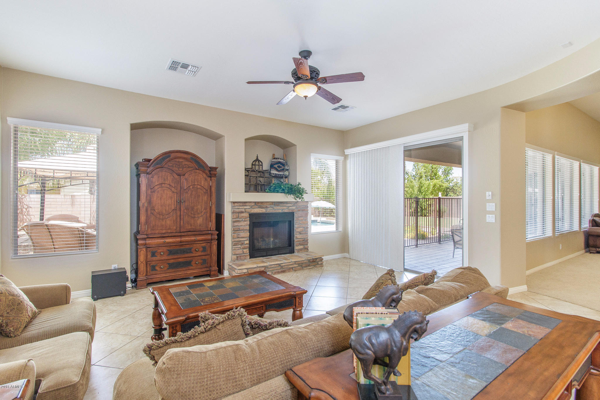 614 East Hopkins Road Gilbert, AZ 85295 - Photo 12 of 46 12) FAMILY ROOM