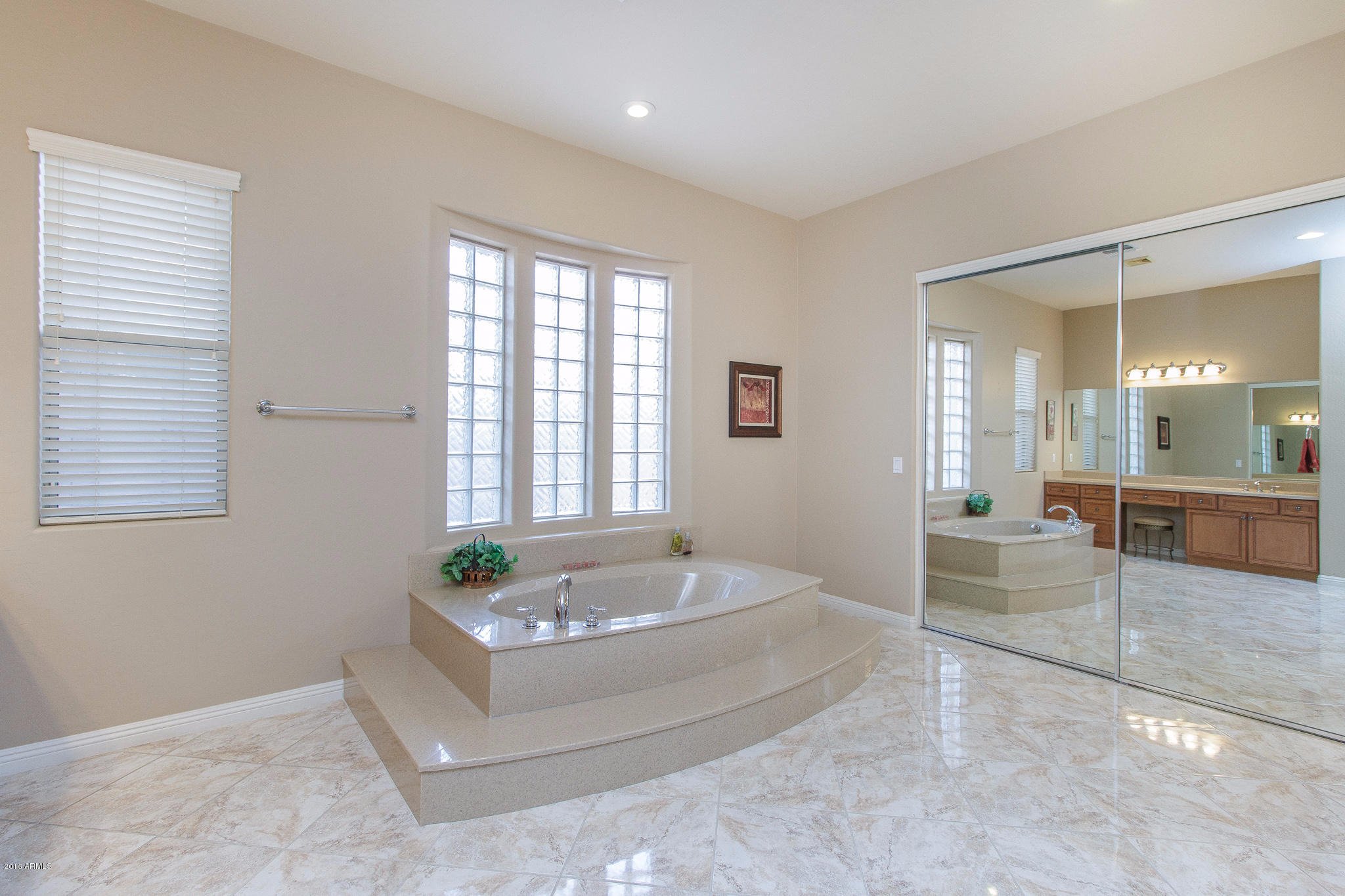 614 East Hopkins Road Gilbert, AZ 85295 - Photo 19 of 46 19) MASTER BATHROOM