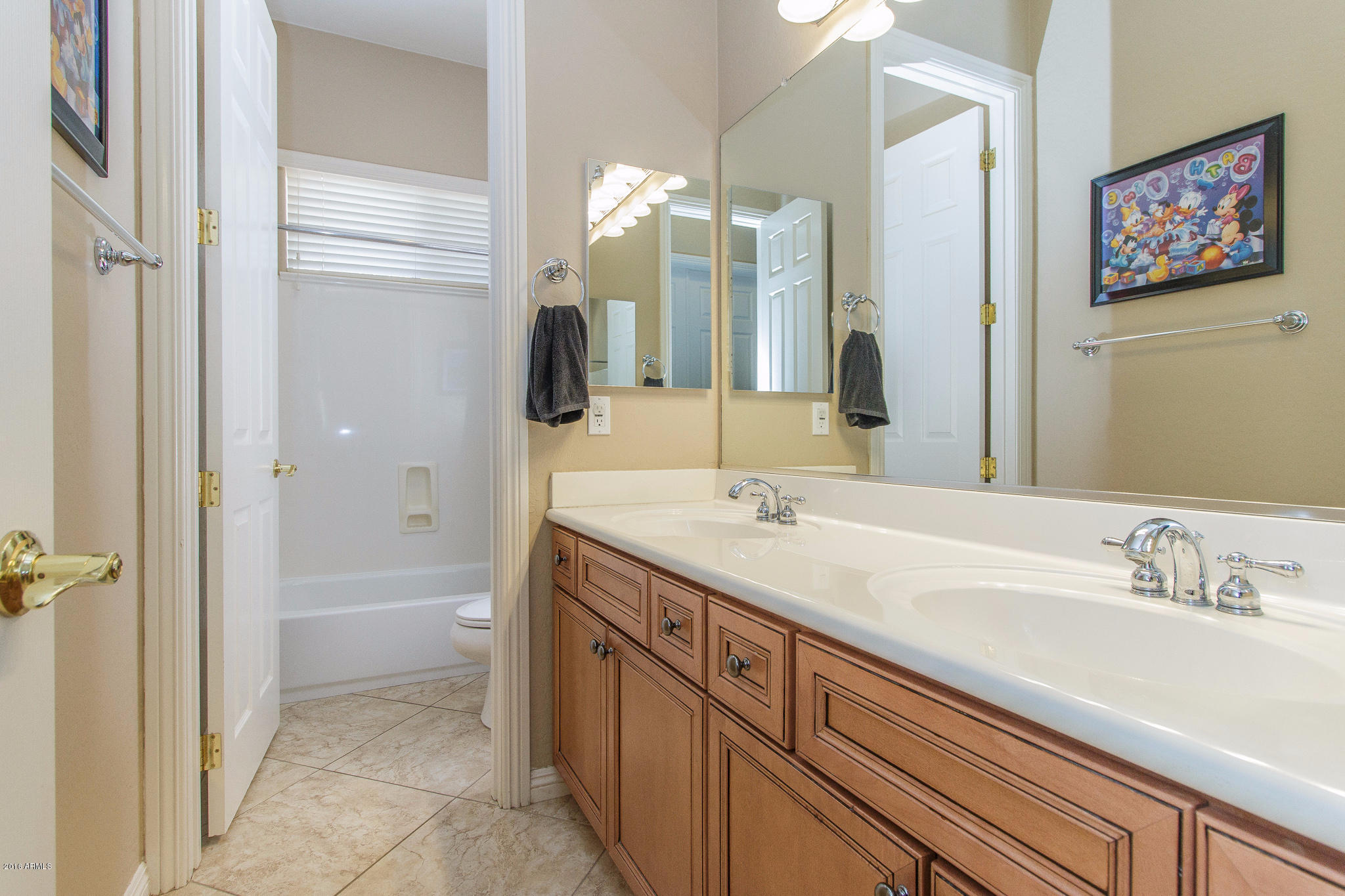 614 East Hopkins Road Gilbert, AZ 85295 - Photo 38 of 46 38) BATHROOM 3 UP
