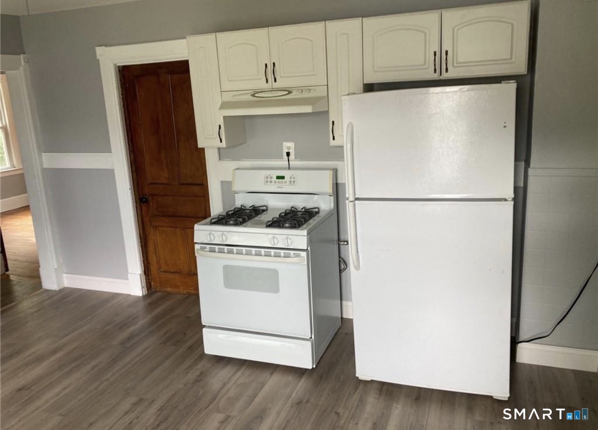 20 Pleasant Street Windsor Locks, CT 06096 - Photo 14 of 30