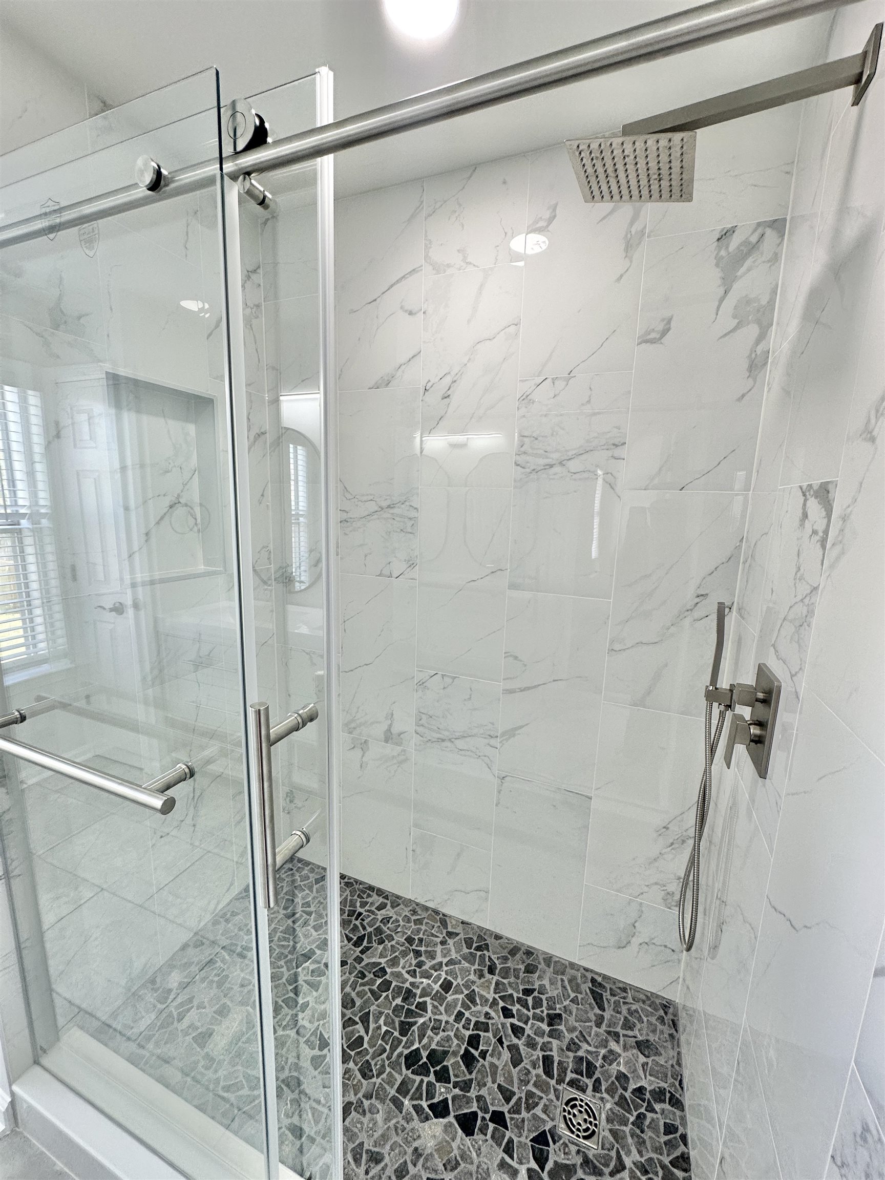 10006 Cameron Ridge Trail Memphis, TN 38016 - Photo 19 of 29 a bathroom with a shower