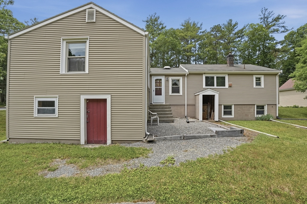 61 Flagg Swamp Road Freetown, MA 02717 - Photo 7 of 38