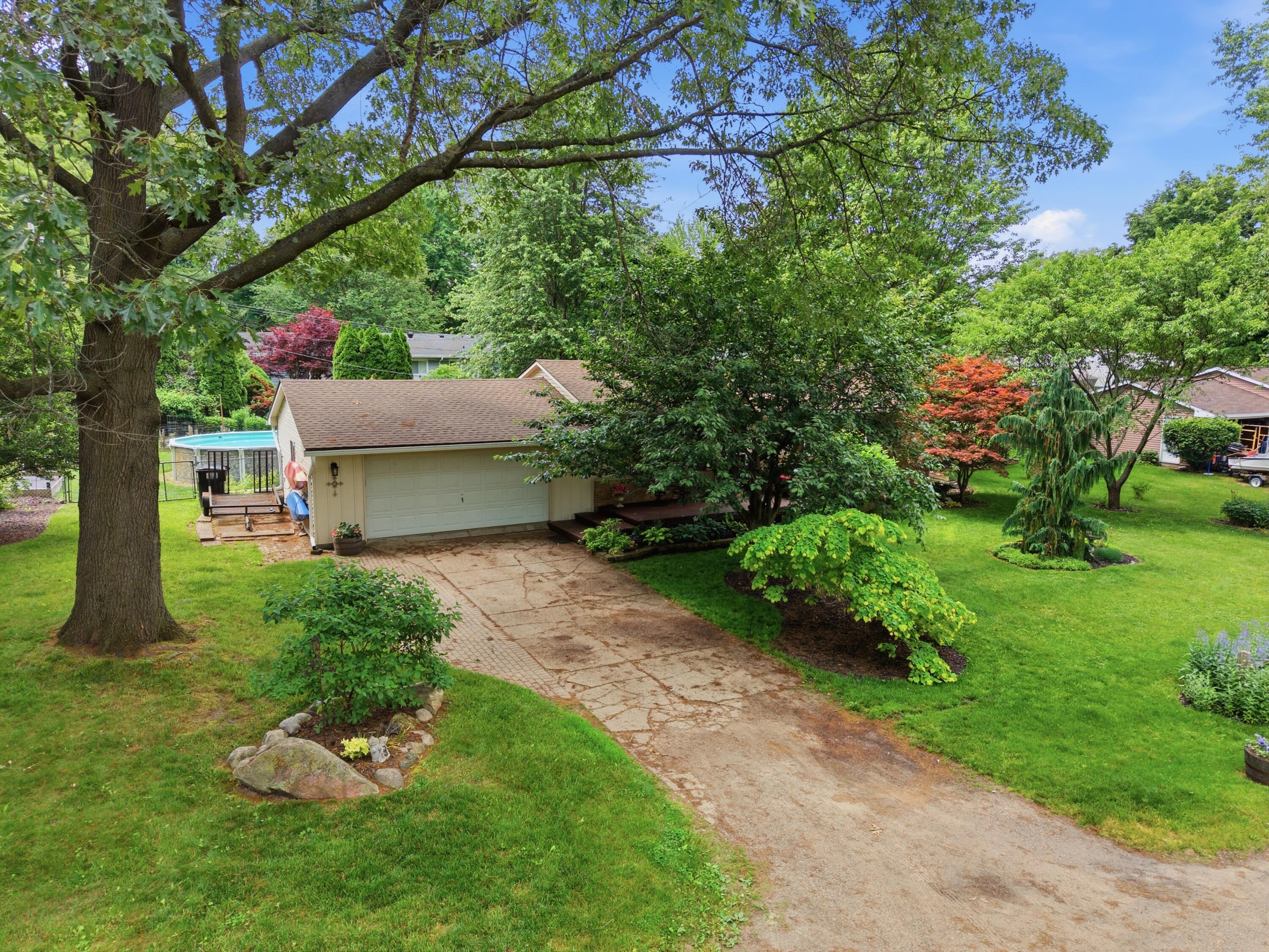 2452 Moore Place Howell, MI 48843 - Photo 31 of 48 04-DJI_20260610114611_0809_D