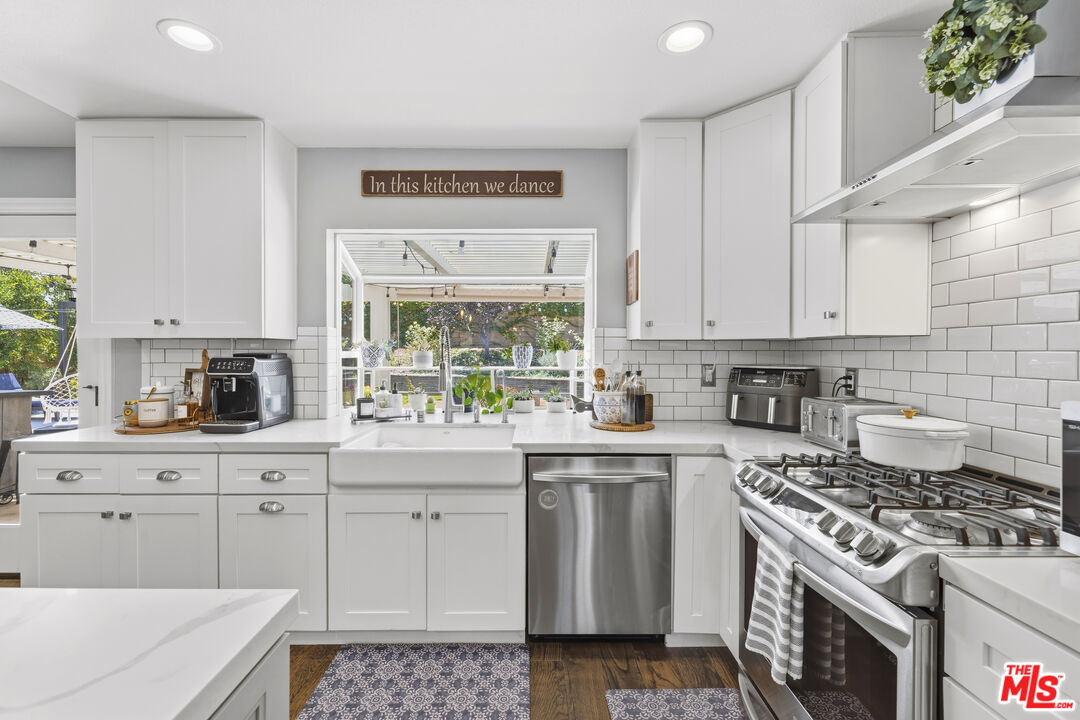 25601 Rancho Adobe Road Valencia, CA 91355 - Photo 12 of 49