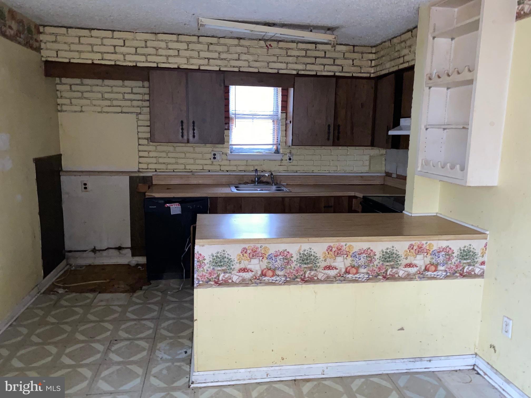 100 Hampshire Road Sicklerville, NJ 08081 - Photo 3 of 27 Gallery Image 3