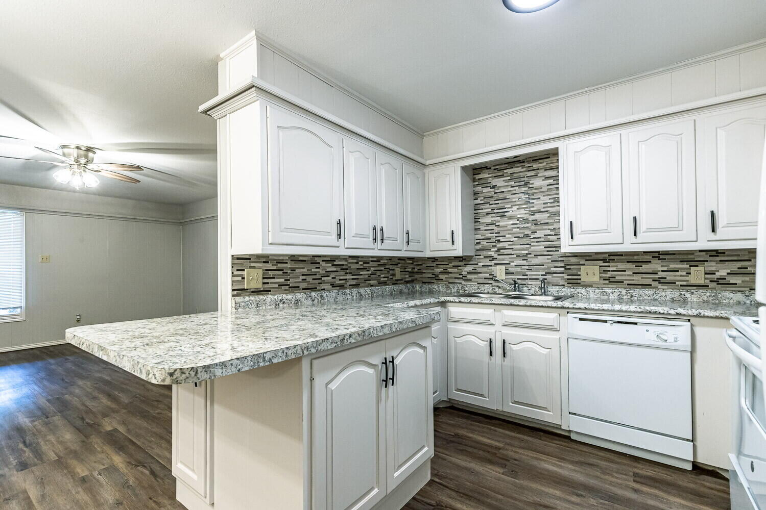 7005 Geneva Avenue, Unit B Lubbock, TX 79413 - Photo 12 of 24 7005 B Geneva-23