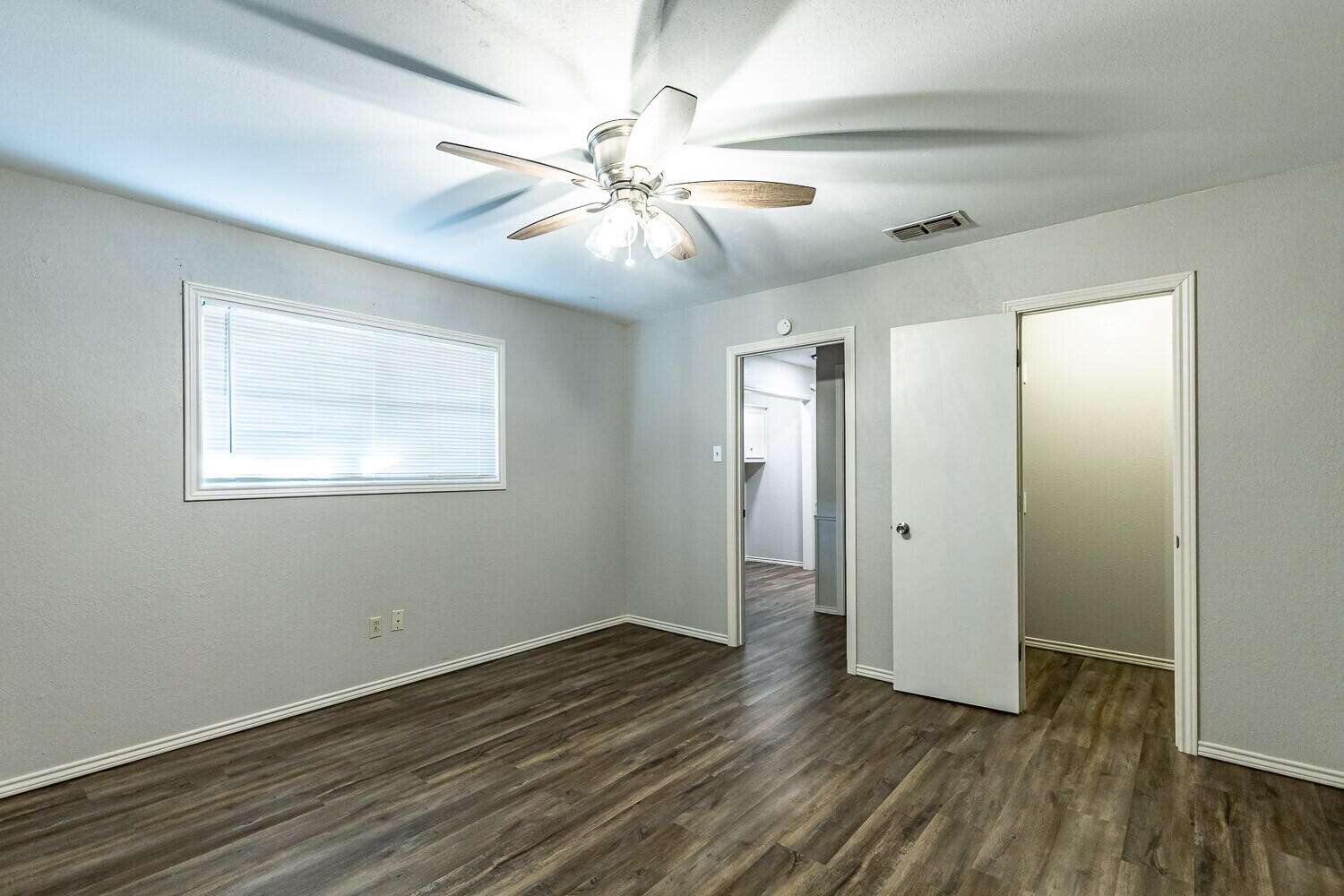 7005 Geneva Avenue, Unit B Lubbock, TX 79413 - Photo 15 of 24 7005 B Geneva-35
