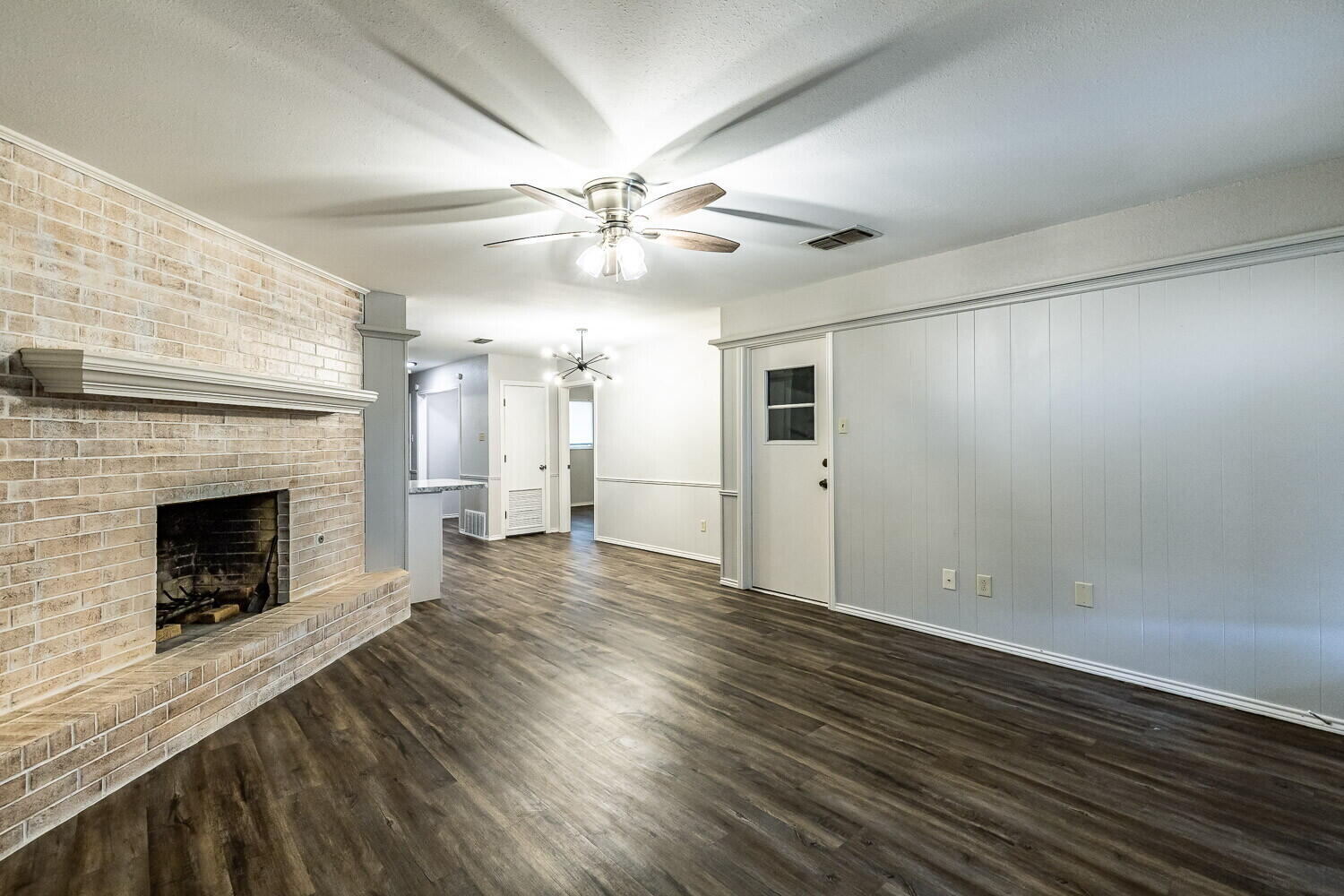 7005 Geneva Avenue, Unit B Lubbock, TX 79413 - Photo 4 of 24 7005 B Geneva-15