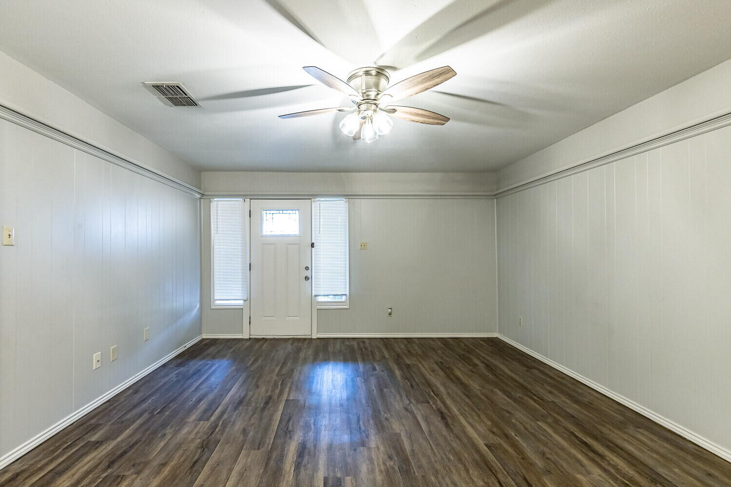 7005 Geneva Avenue, Unit B Lubbock, TX 79413 - Photo 6 of 24 7005 B Geneva-17