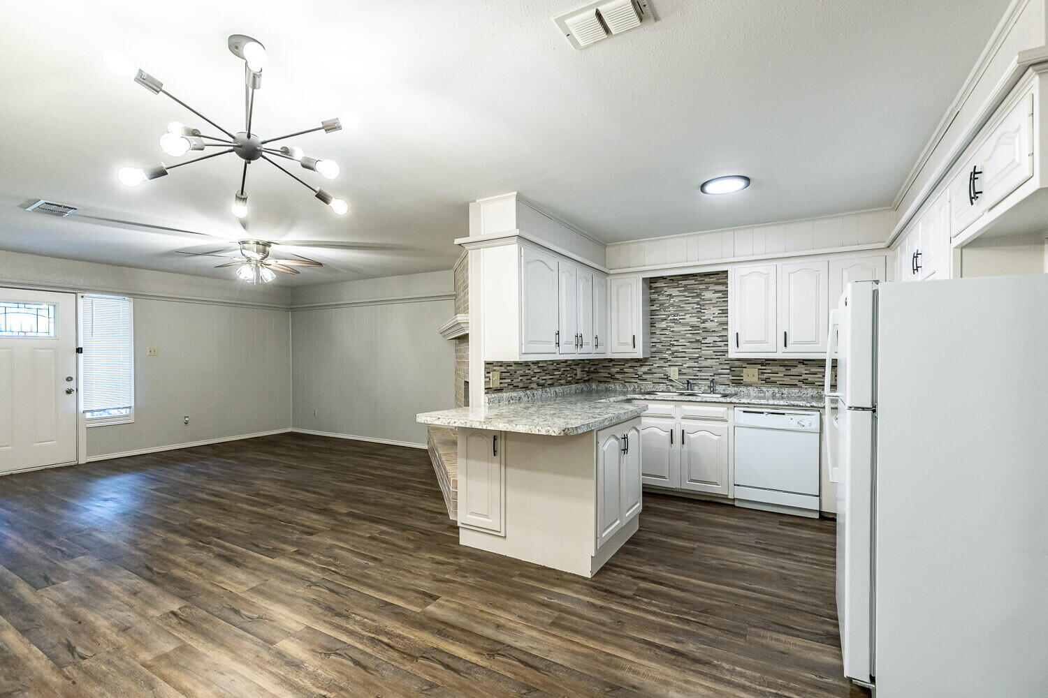 7005 Geneva Avenue, Unit B Lubbock, TX 79413 - Photo 10 of 24 7005 B Geneva-21