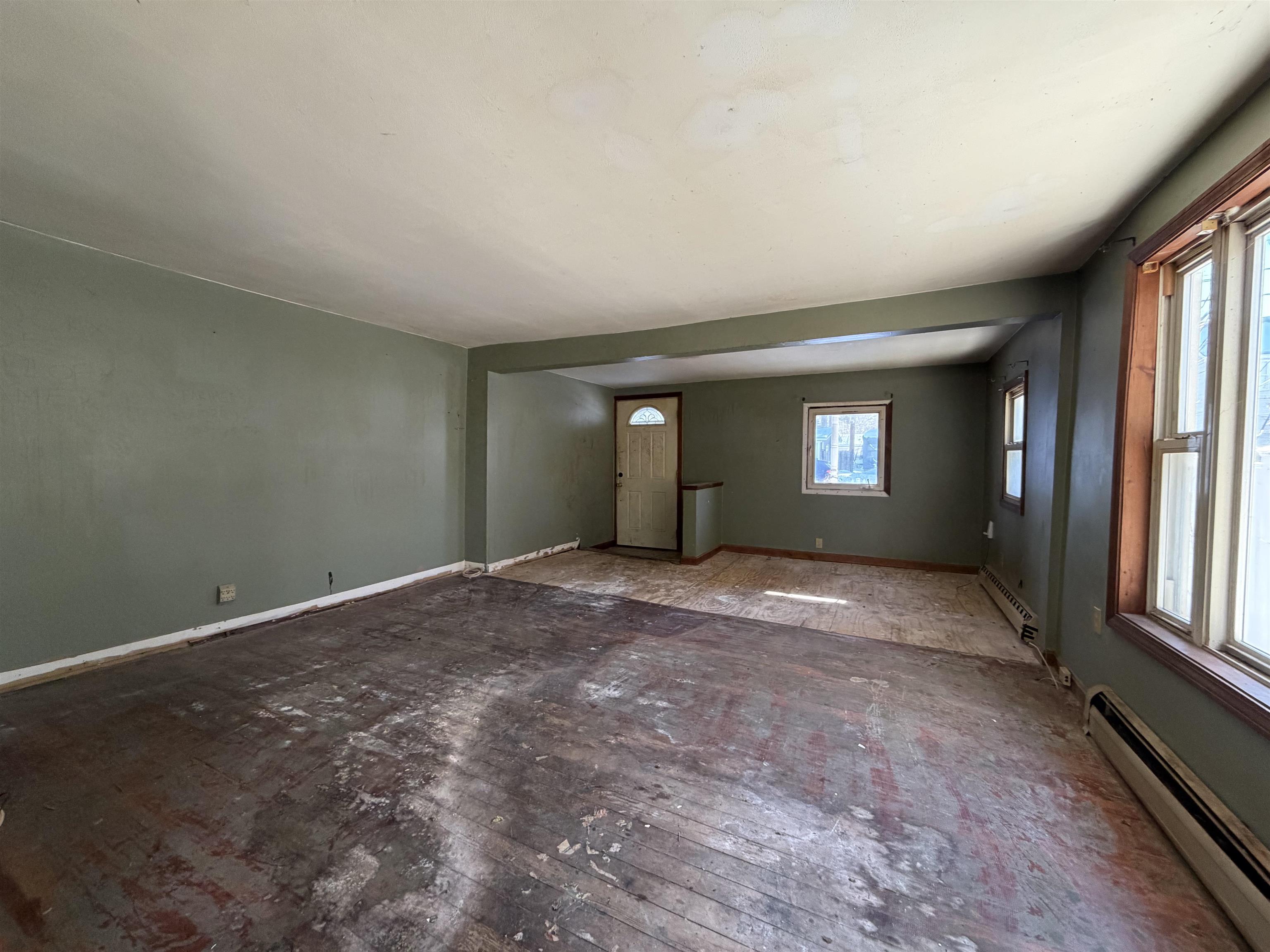 38 Bell Street Nashua, NH 03064 - Photo 13 of 20