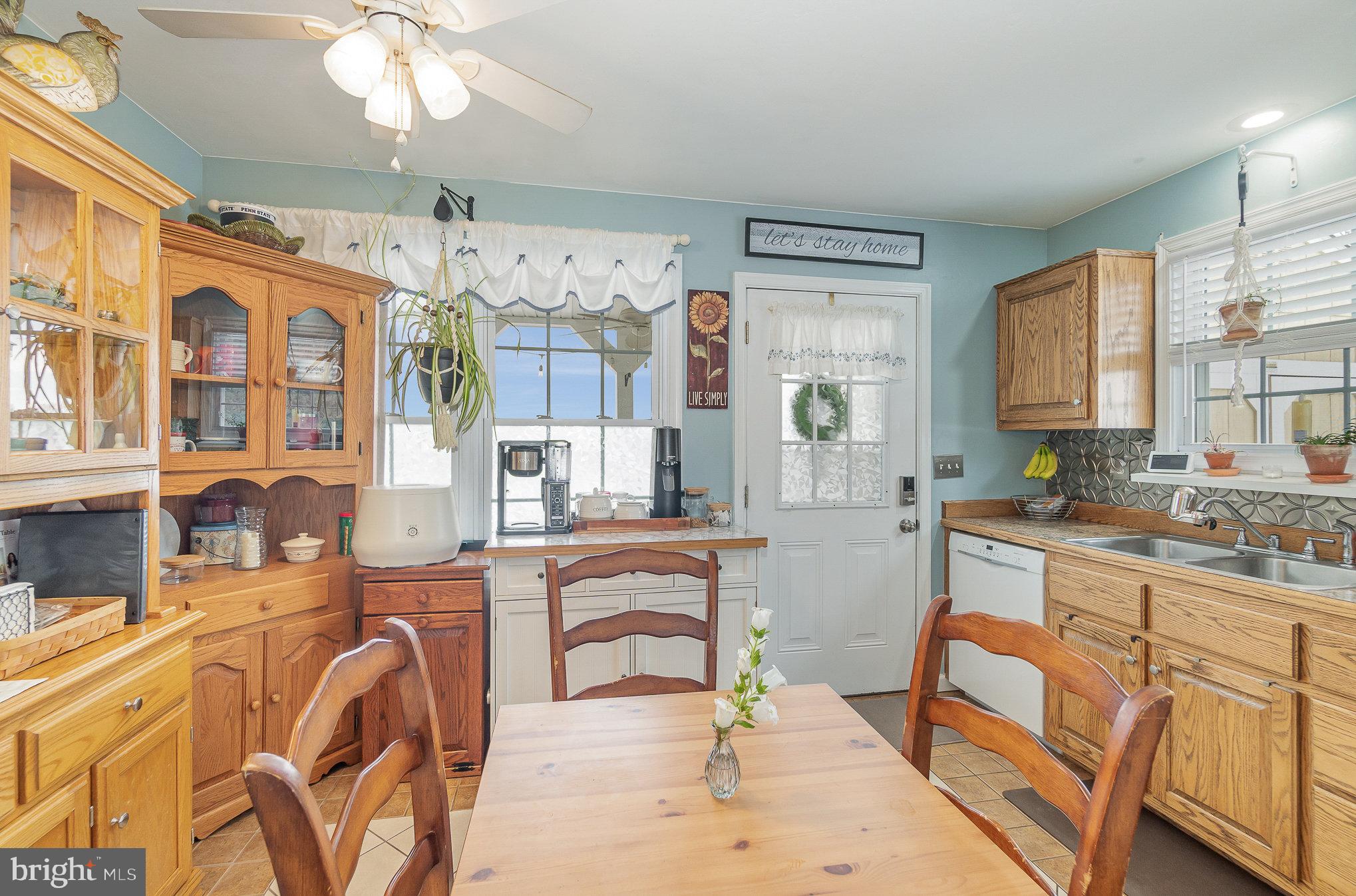 2378 Grandview Road Hanover, PA 17331 - Photo 9 of 32