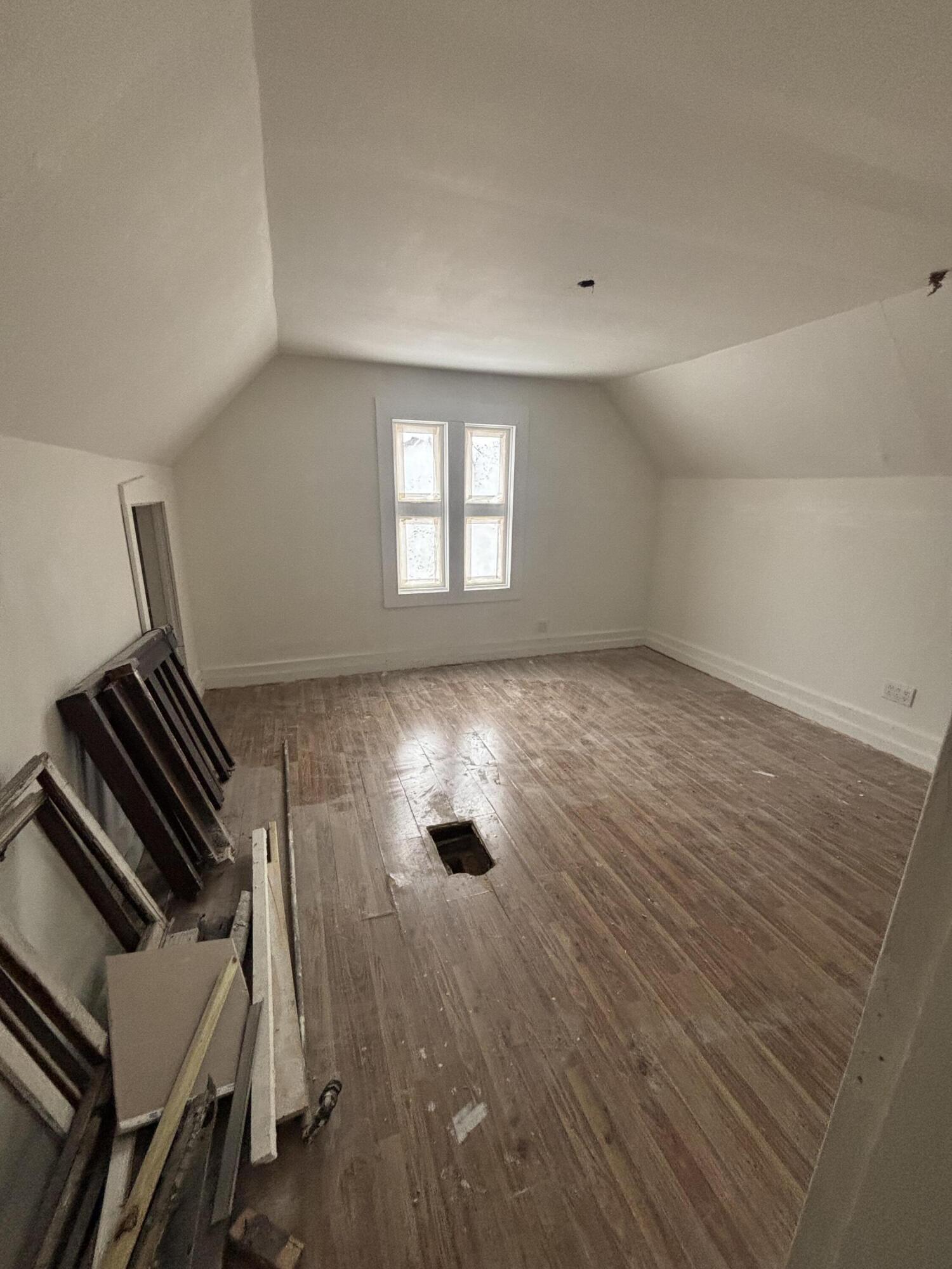 2966 North 23rd Street Milwaukee, WI 53206 - Photo 13 of 14 Bed 3.5