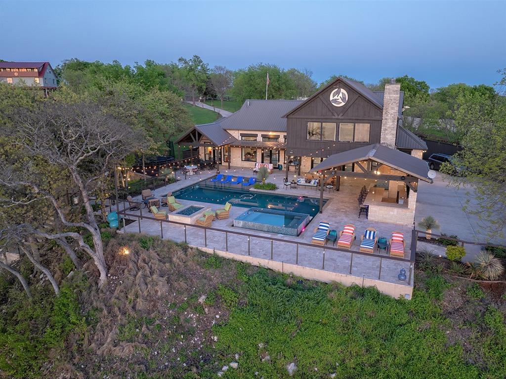 145 Lakeside Lane Gainesville, TX 76240 - Photo 3 of 39