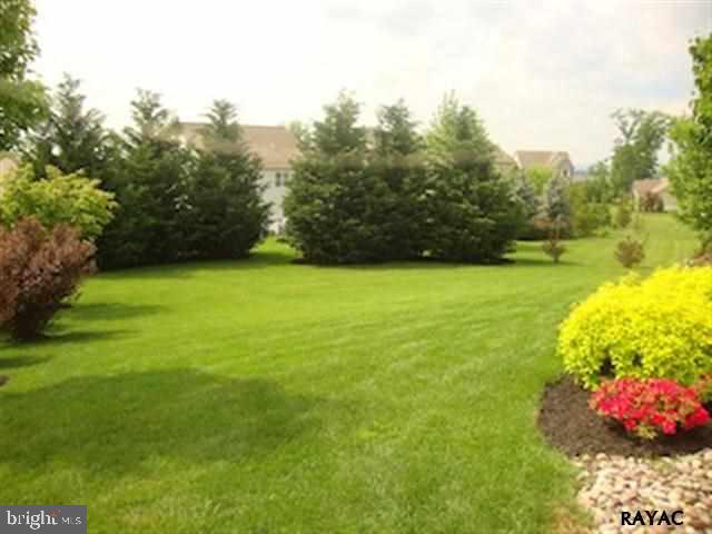 1238 Laurel Oak Lane York, PA 17403 - Photo 3 of 33 Gallery Image 3