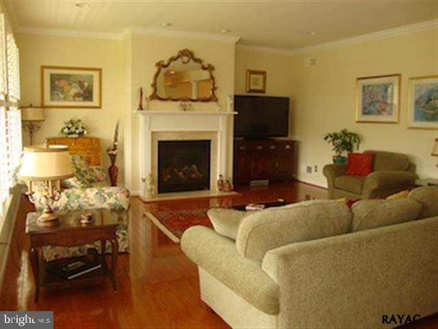1238 Laurel Oak Lane York, PA 17403 - Photo 10 of 33 Gallery Image 10
