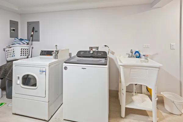 $1,900 | 5219 West Deming Place, Unit G, Chicago, IL 60639
