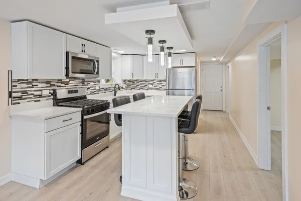 $1,900 | 5219 West Deming Place, Unit G, Chicago, IL 60639