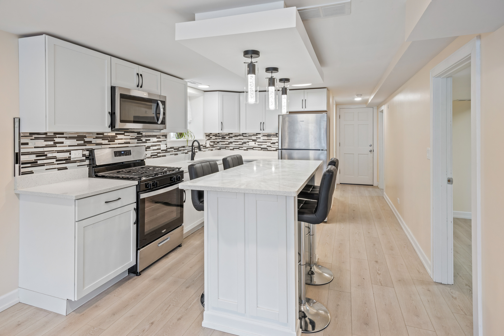 5219 West Deming Place, Unit G Chicago, IL 60639 - Photo 3 of 17