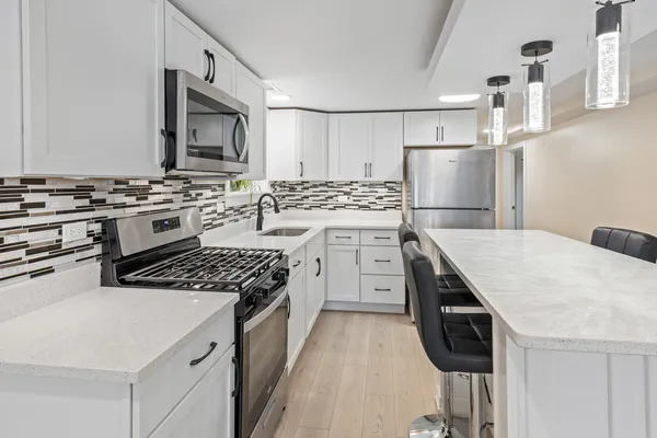 $1,900 | 5219 West Deming Place, Unit G, Chicago, IL 60639