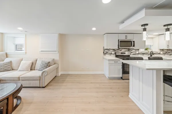 $1,900 | 5219 West Deming Place, Unit G, Chicago, IL 60639