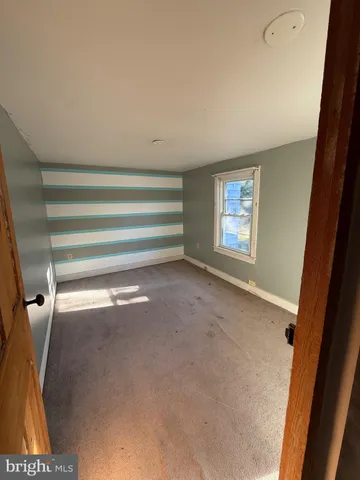 a view of empty room with window