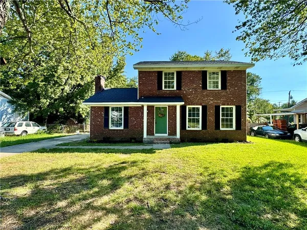 $2,300 | 2401 Phoenix Drive, Greensboro, NC 27406