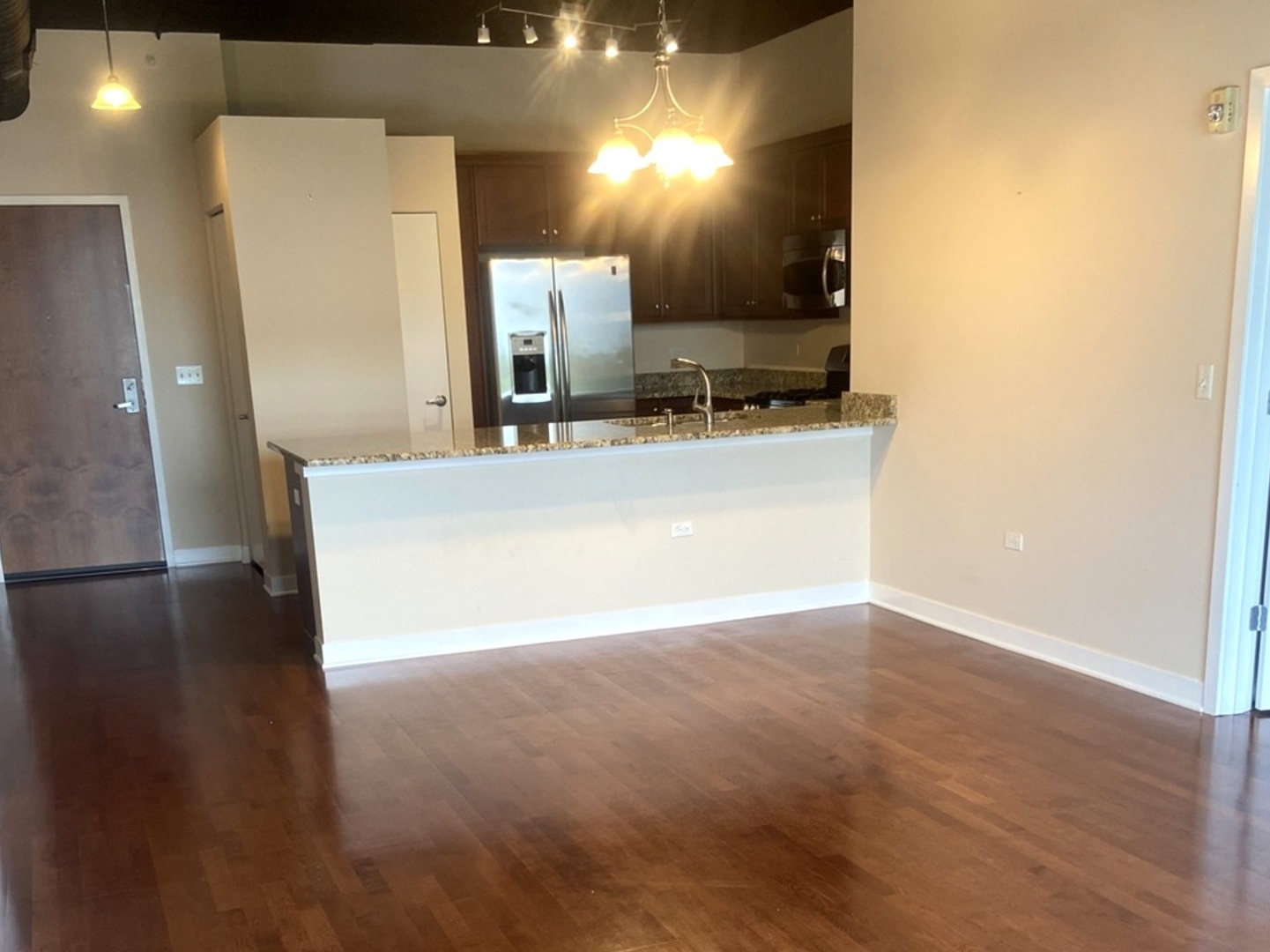 450 Village Center Drive, Unit 302 Burr Ridge, IL 60527 - Photo 4 of 19
