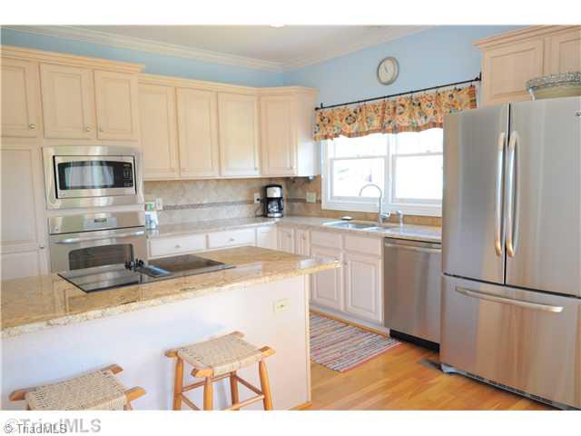 6005 Beckenham Way Oak Ridge, NC 27310 - Photo 7 of 16 Kitchen.