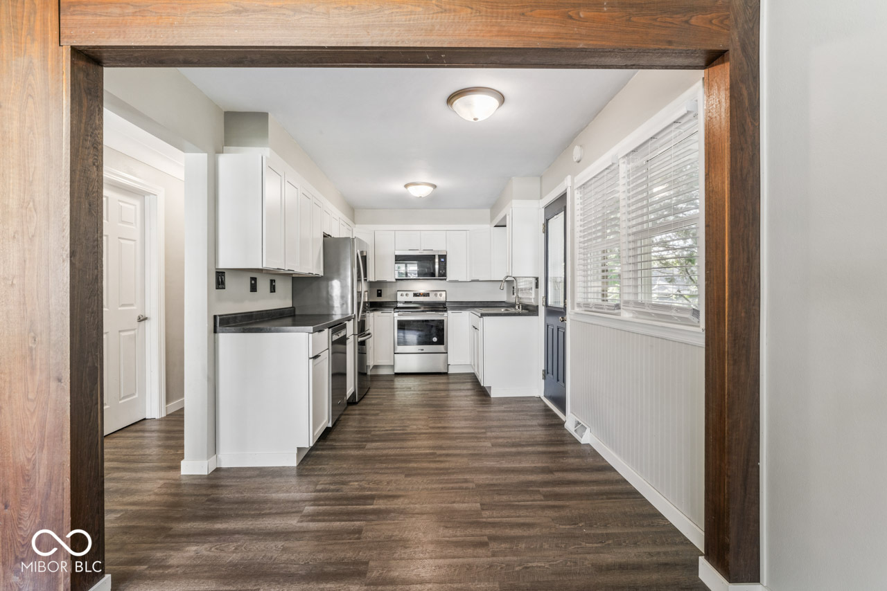 219 West Taylor Street Pendleton, IN 46064 - Photo 12 of 35