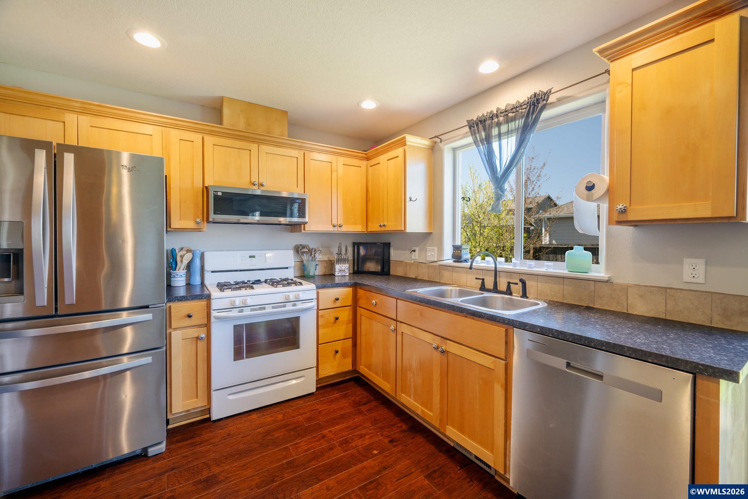 230 Northwest Sagan Loop Sheridan, OR 97378 - Photo 12 of 32
