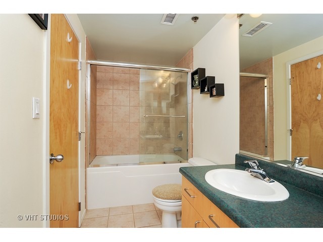 420 South Clinton Street, Unit 605A Chicago, IL 60607 - Photo 8 of 10