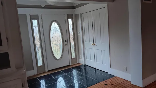 $3,300 | 2221 Highway 83, Delafield, WI 53029