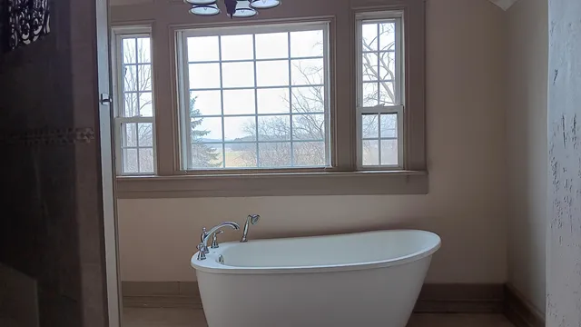 $3,300 | 2221 Highway 83, Delafield, WI 53029