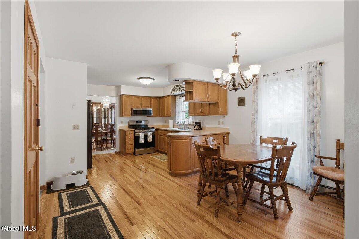 44 Cordell Road Colonie, NY 12304 - Photo 10 of 24 Dining Area