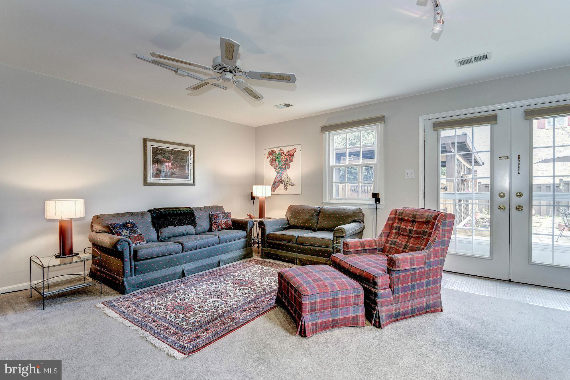 3901 Chain Bridge Road Fairfax, VA 22030 - Photo 21 of 30 Family Room