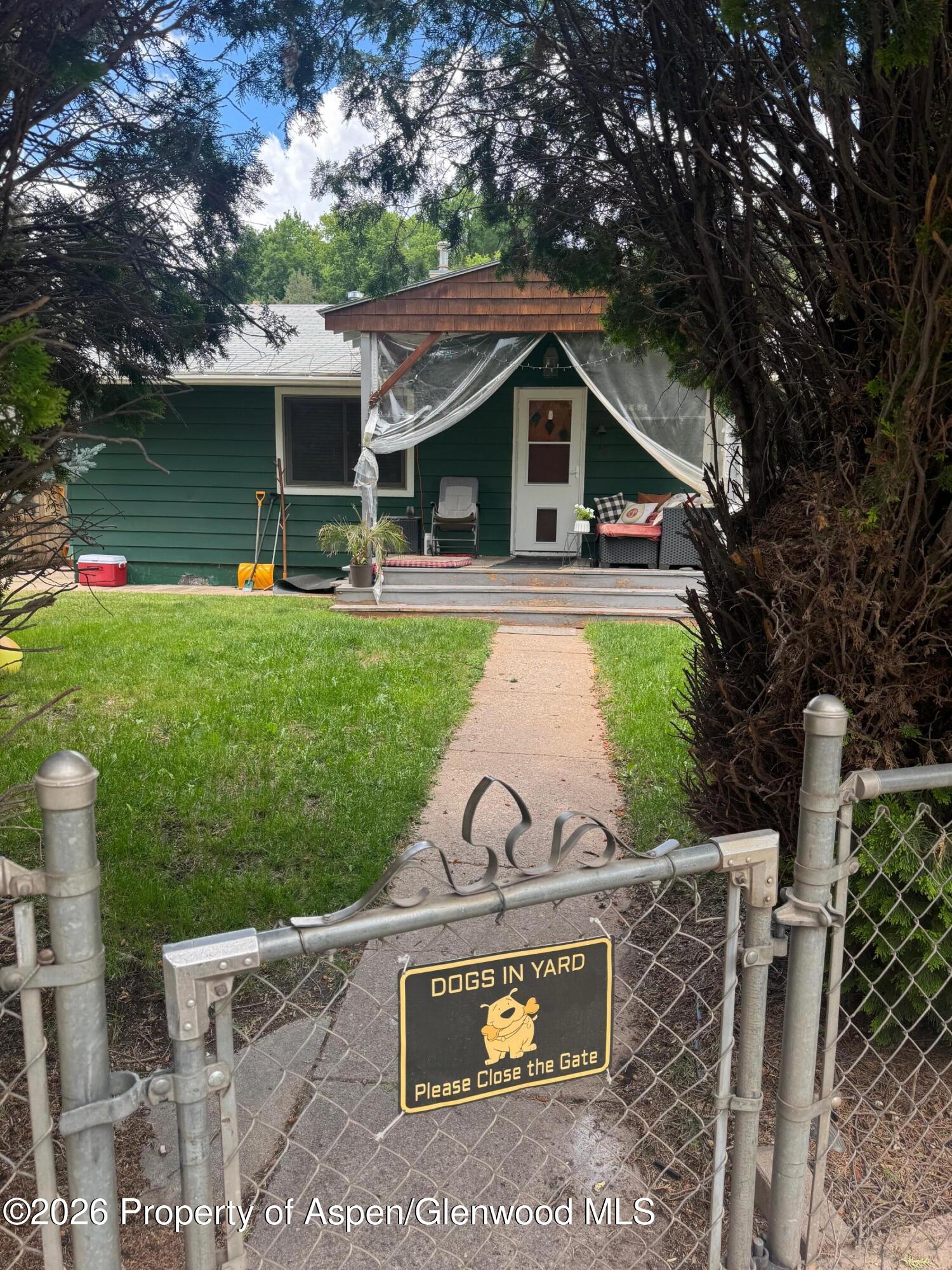 262 Midland Avenue Basalt, CO 81621 - Photo 2 of 42 DogsInYard