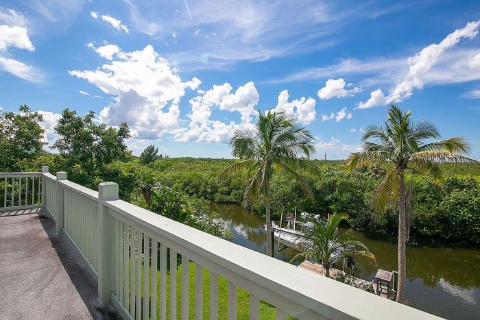115 Burns Road Terra Ceia, FL 34250 - Photo 2 of 27