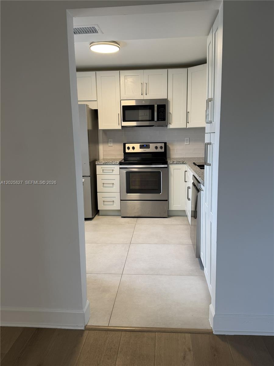 731 North Pine Island Road, Unit 401 Plantation, FL 33324 - Photo 9 of 30