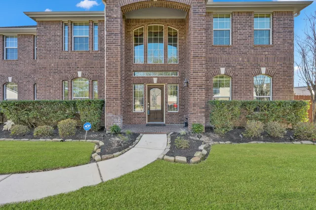 $565,000 | 18302 Glenn Haven Estates Drive, Spring, TX 77379