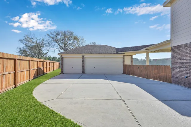 $565,000 | 18302 Glenn Haven Estates Drive, Spring, TX 77379