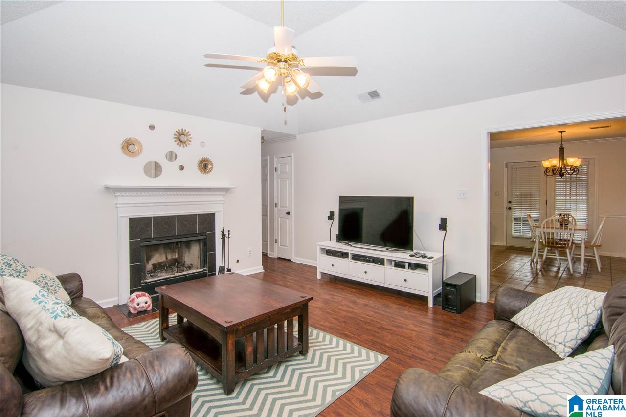 141 West Stonehaven Circle Pelham, AL 35124 - Photo 4 of 19