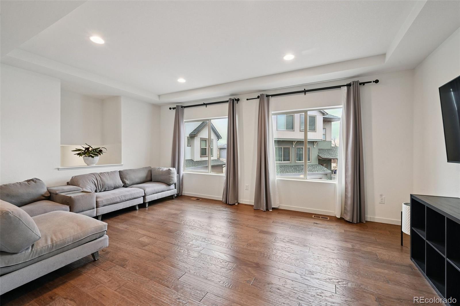 5442 Danube Street Denver, CO 80249 - Photo 3 of 30