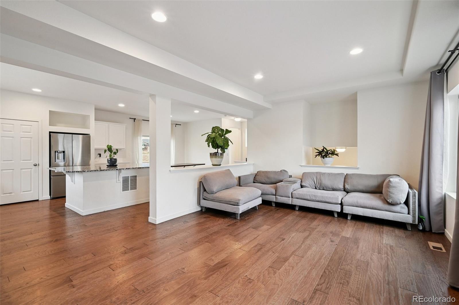 5442 Danube Street Denver, CO 80249 - Photo 4 of 30