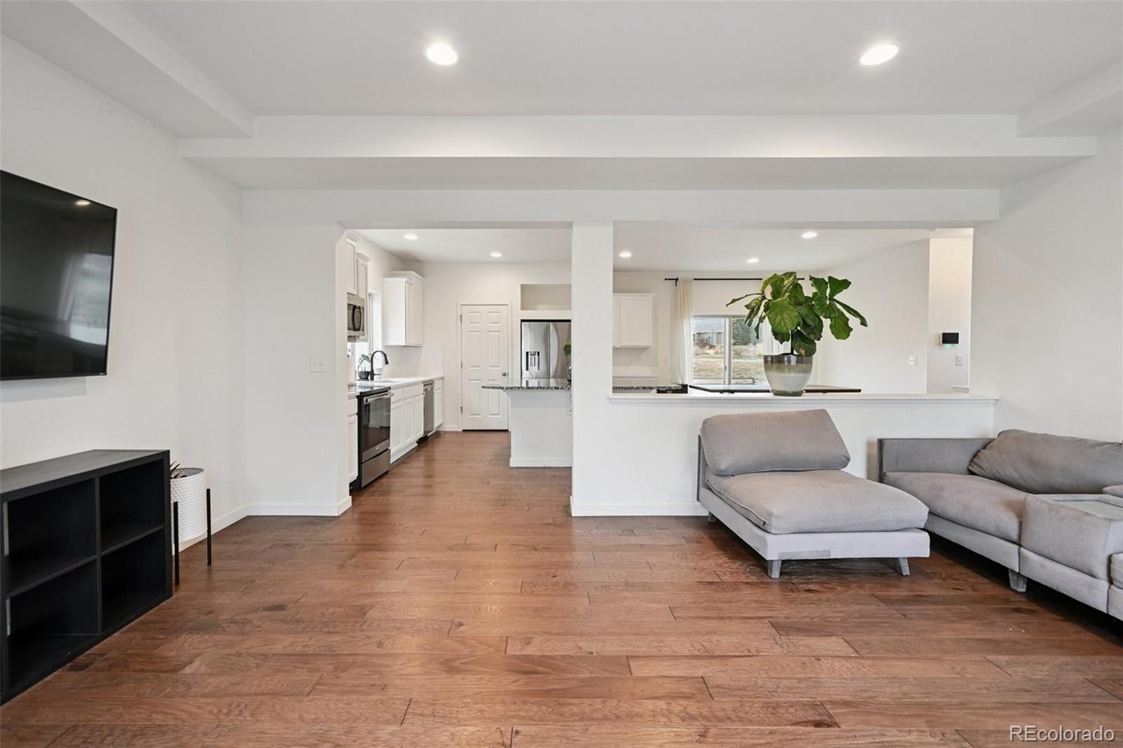 5442 Danube Street Denver, CO 80249 - Photo 6 of 30