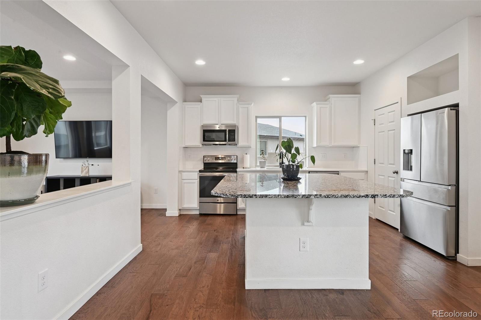 5442 Danube Street Denver, CO 80249 - Photo 8 of 30