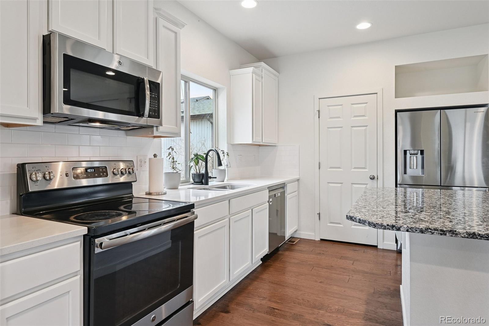 5442 Danube Street Denver, CO 80249 - Photo 9 of 30