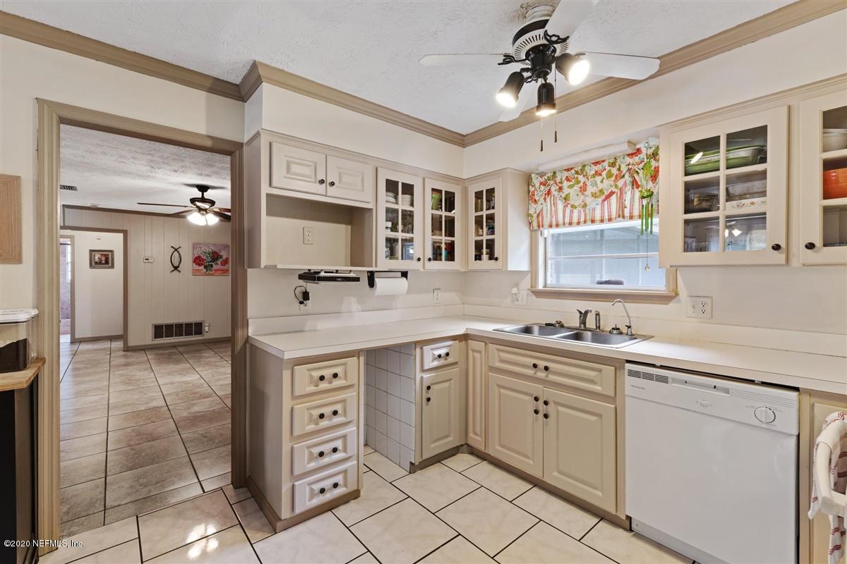 1302 Clements Road Jacksonville, FL 32211 - Photo 4 of 24 04-JWL_2581.